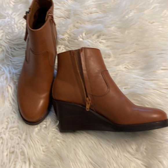 EUC (like new) Clarks Boots 7.5 - Picture 11 of 12